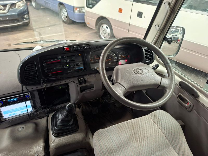  30095  TOYOTA COASTER  2002  
