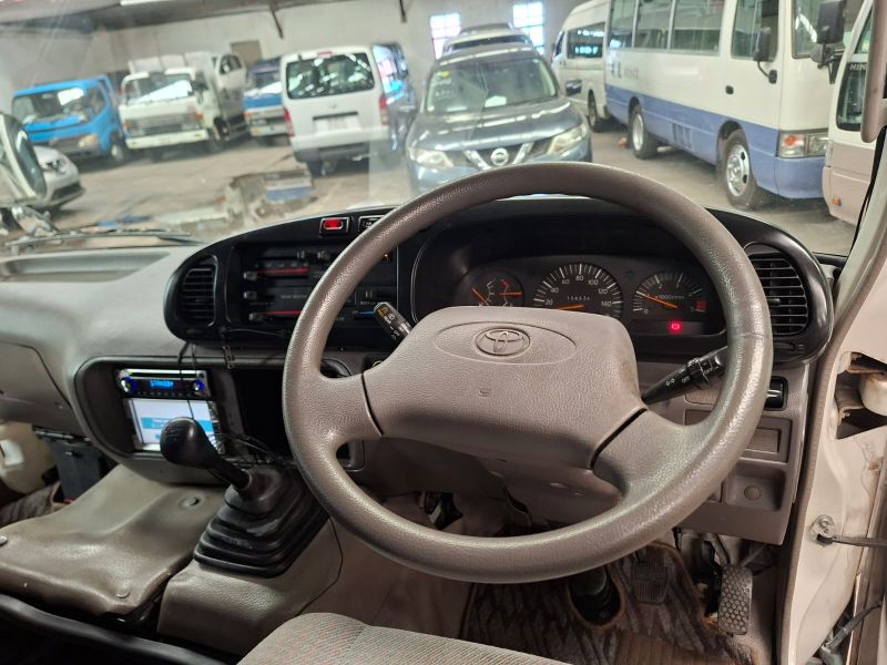  30095  TOYOTA COASTER  2002  