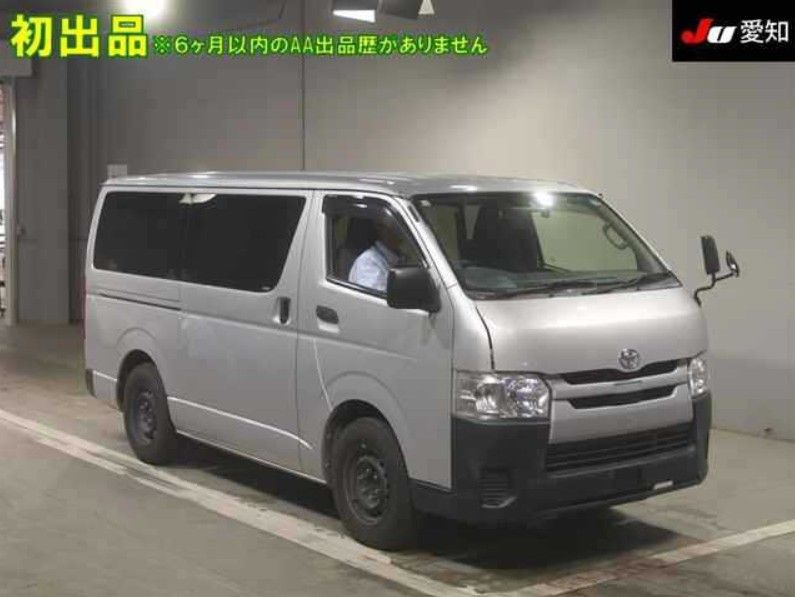  30102  TOYOTA HIACE  2018 