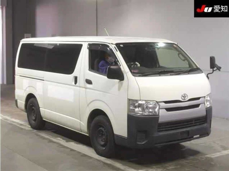  30106  TOYOTA HIACE  2017 