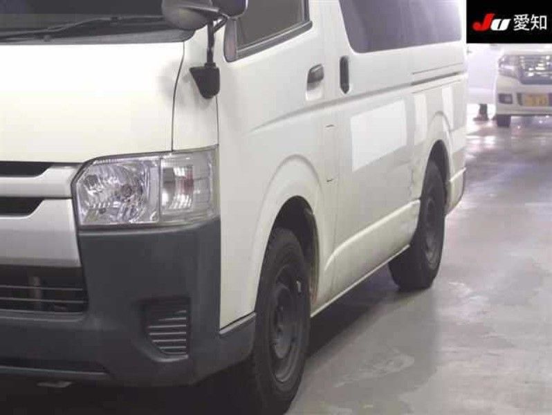  30106  TOYOTA HIACE  2017  