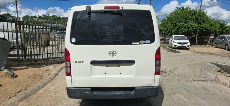  30106  TOYOTA HIACE  2017  