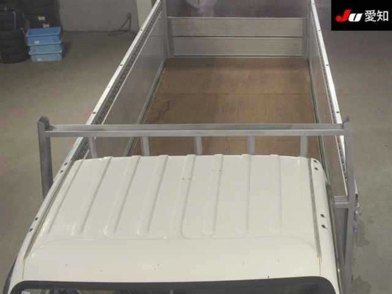  30107  HINO DUTRO  2001  