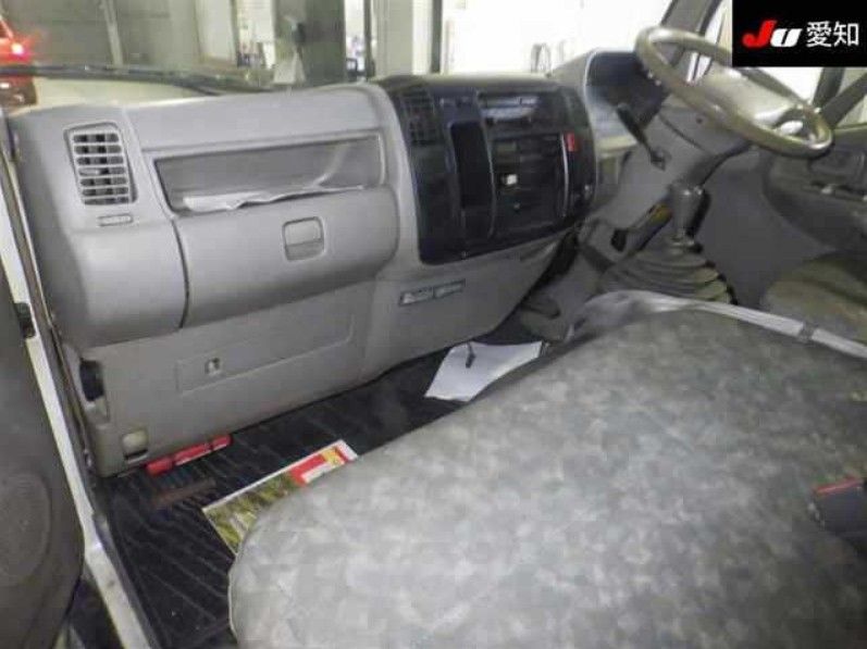  30107  HINO DUTRO  2001  