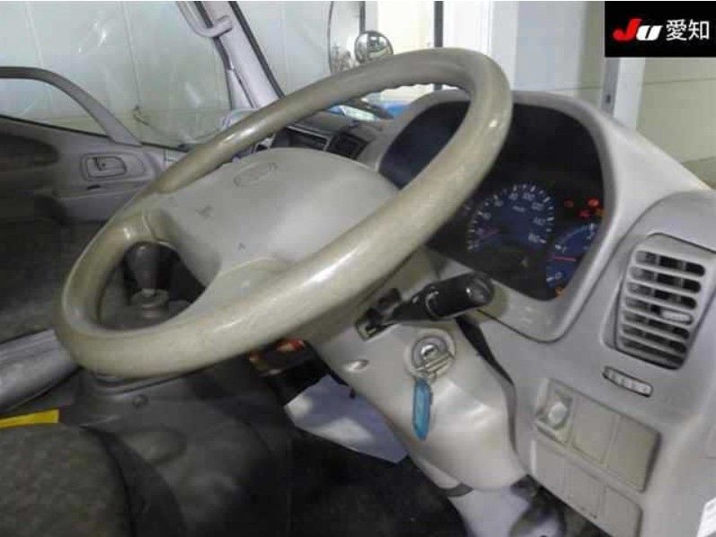  30107  HINO DUTRO  2001  