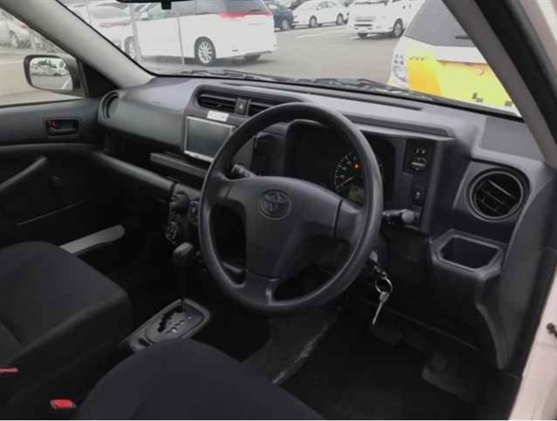  30133  TOYOTA PROBOX VAN  2016  
