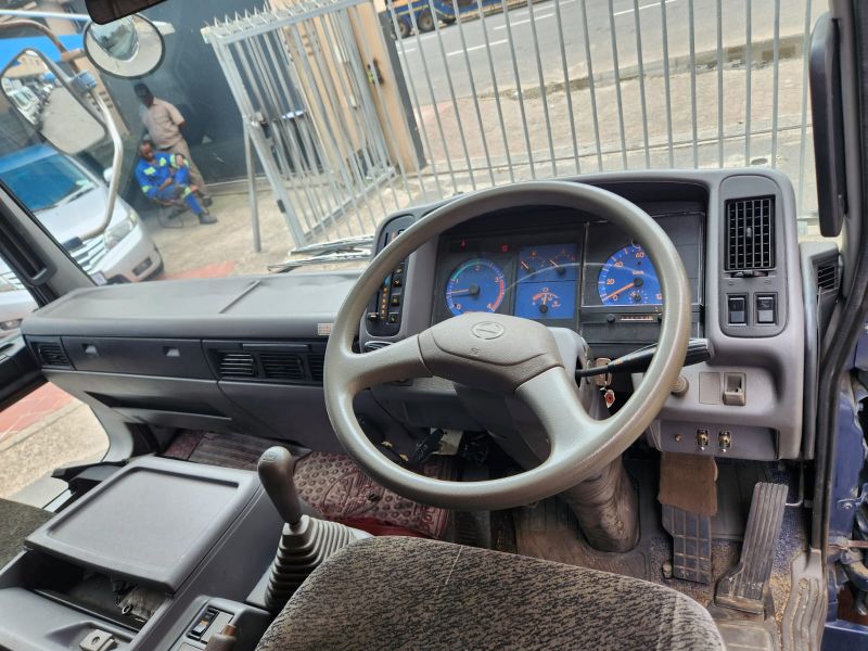  30137  HINO RANGER  1996  