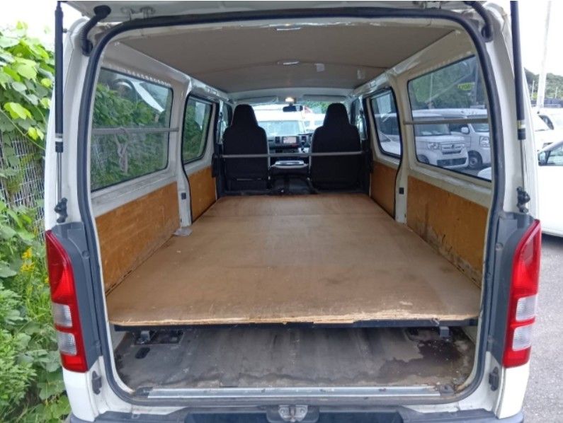  30144  TOYOTA HIACE  2017  