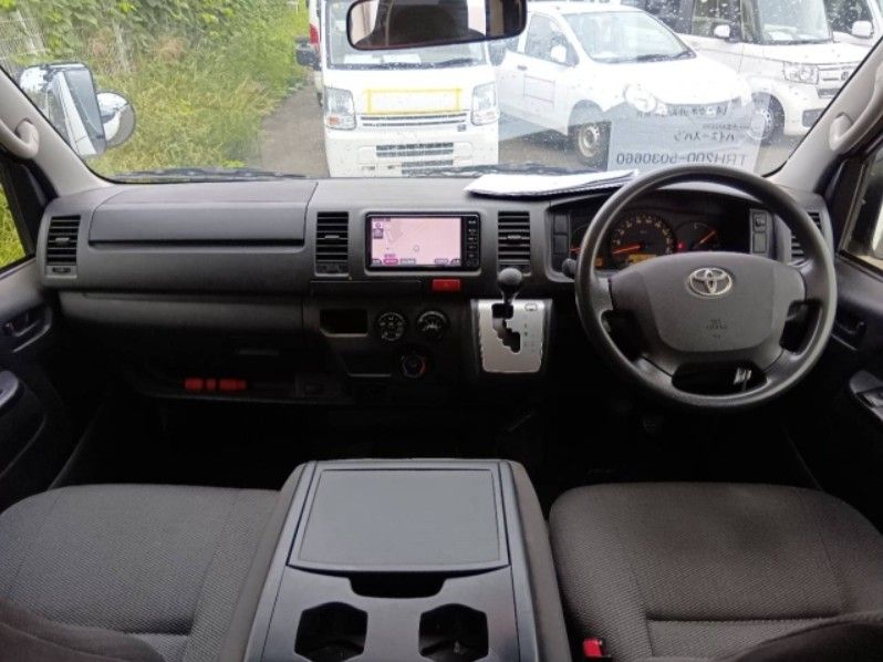  30144  TOYOTA HIACE  2017  