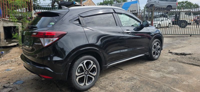  30145  HONDA VEZEL  2017  