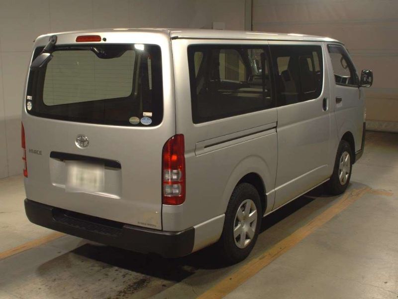  30157  TOYOTA HIACE  2017  
