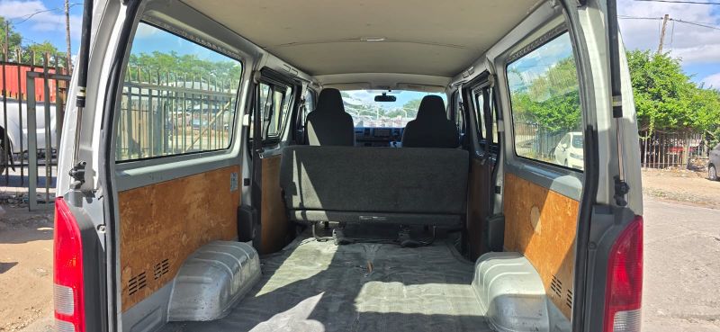  30157  TOYOTA HIACE  2017  