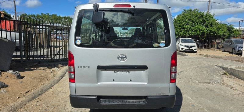  30157  TOYOTA HIACE  2017  