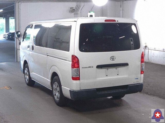  30158  TOYOTA HIACE  2017  