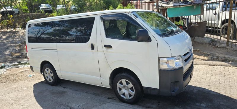  30158  TOYOTA HIACE  2017  