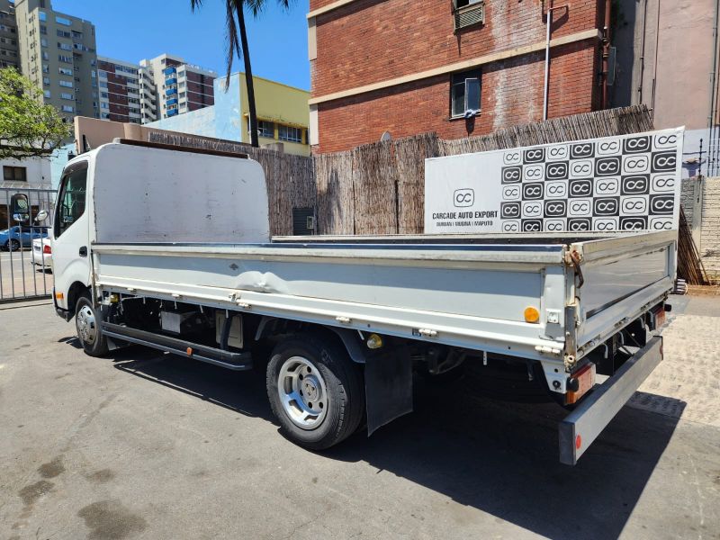  30170  HINO DUTRO  2011  