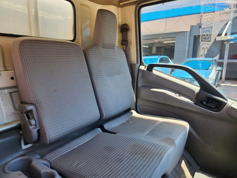  30170  HINO DUTRO  2011  