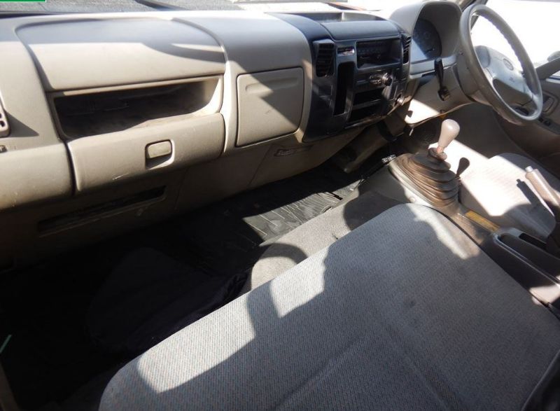  30175  HINO DUTRO  2002  