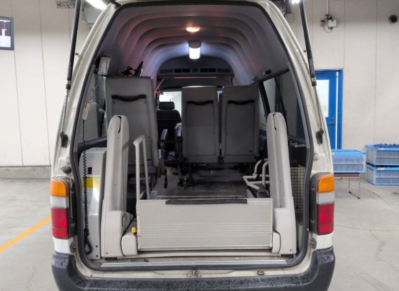  30176  TOYOTA HIACE  2004  