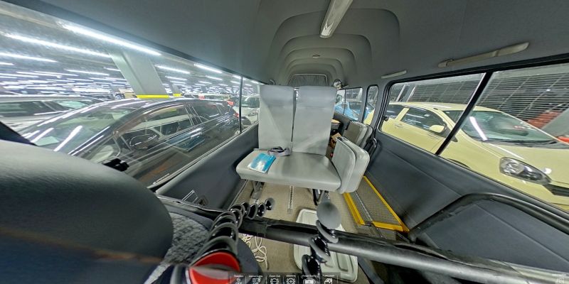  30176  TOYOTA HIACE  2004  