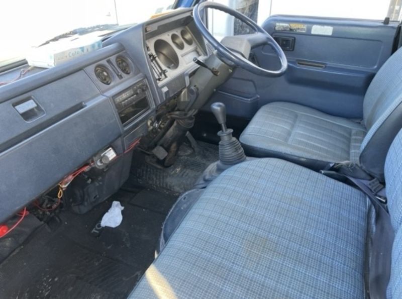  30180  TOYOTA DYNA  1989  