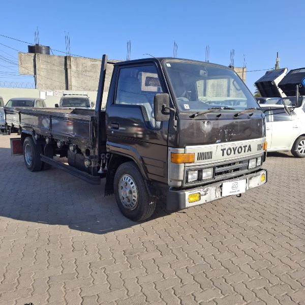  30180  TOYOTA DYNA  1989 