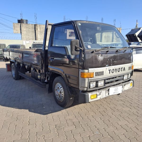  30180  TOYOTA DYNA  1989  