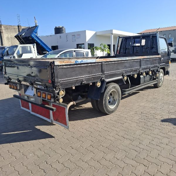  30180  TOYOTA DYNA  1989  