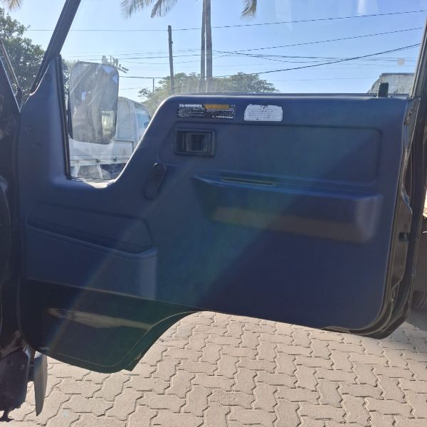  30180  TOYOTA DYNA  1989  