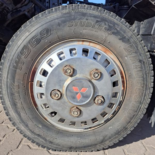  30180  TOYOTA DYNA  1989  