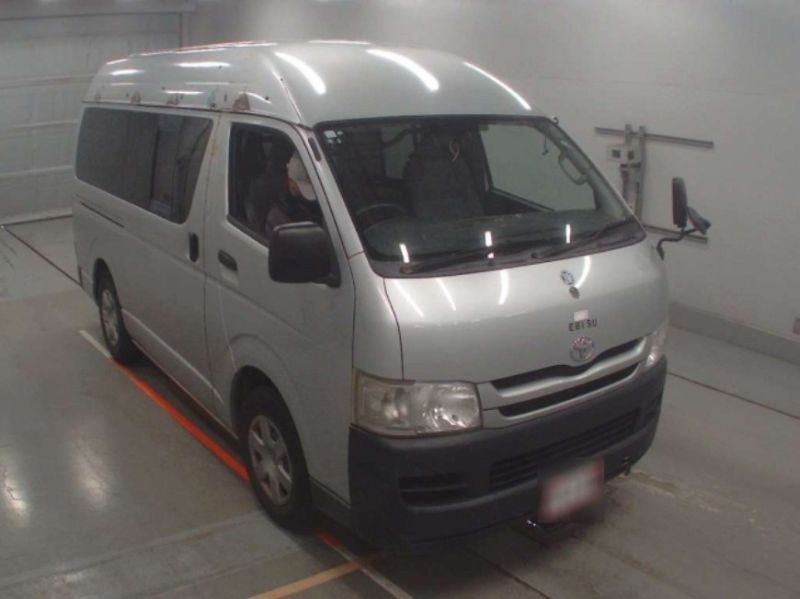 30238 TOYOTA HIACE  2017  