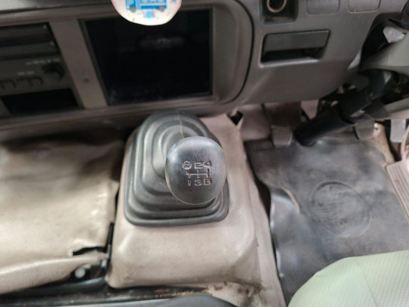  30193  HINO LIESSE BUS  2004  