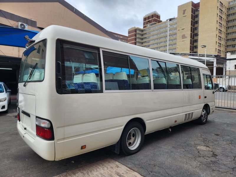  30200  HINO LIESSE BUS  2015  