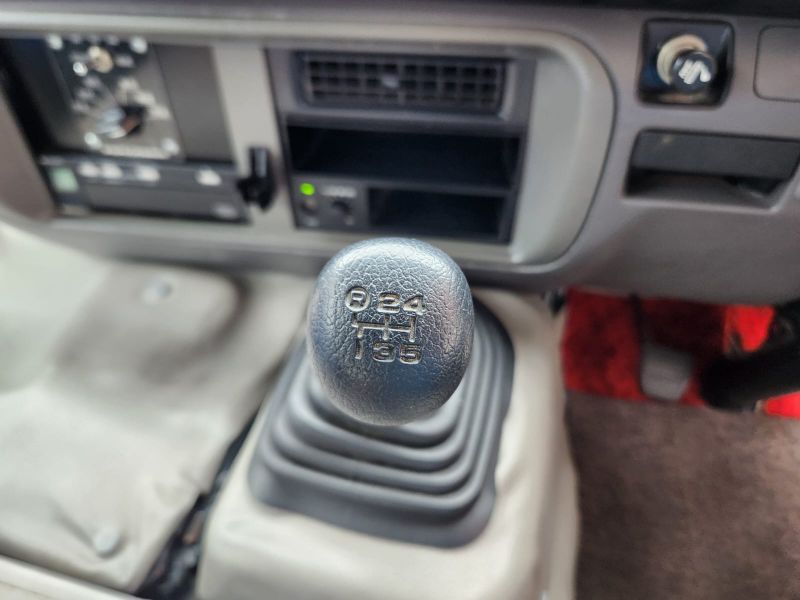  30200  HINO LIESSE BUS  2015  