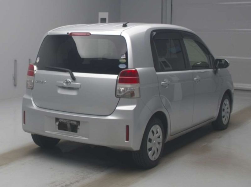 30234  TOYOTA SPADE  2016  