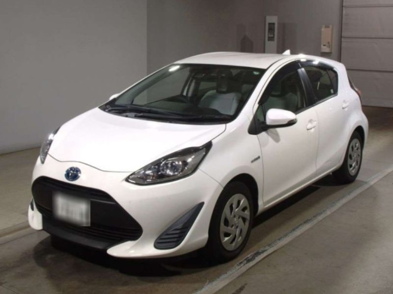  30266 TOYOTA AQUA  2017  