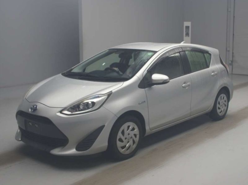  30266 TOYOTA AQUA  2017  