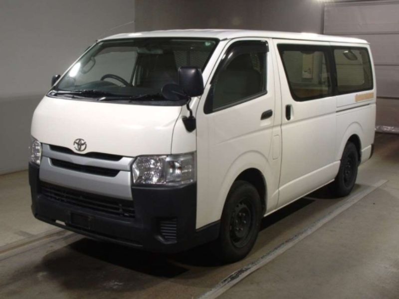  30238  TOYOTA HIACE  2017 