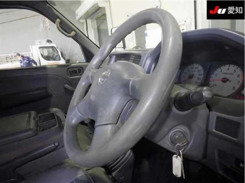  30241  NISSAN CARAVAN  2004  