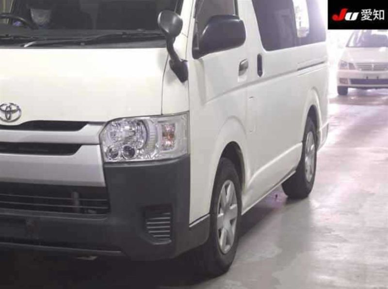  30242  TOYOTA HIACE  2016  