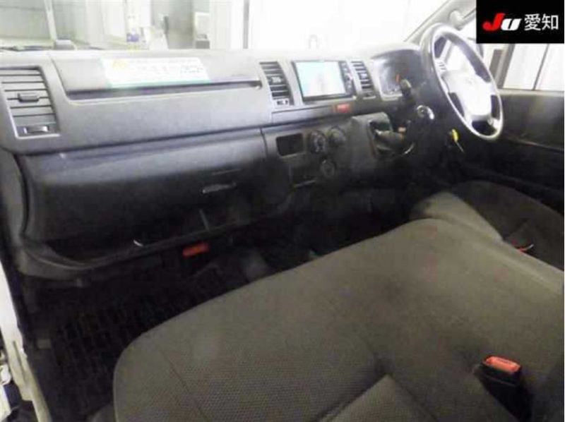  30242  TOYOTA HIACE  2016  