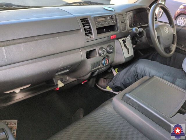  30248  TOYOTA HIACE  2017  