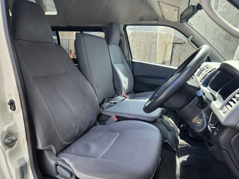  30257  TOYOTA HIACE  2008  