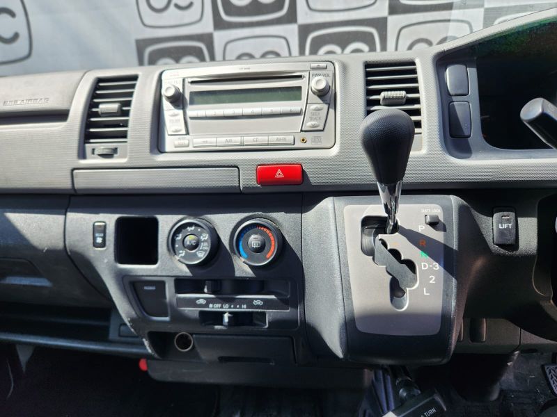  30257  TOYOTA HIACE  2008  