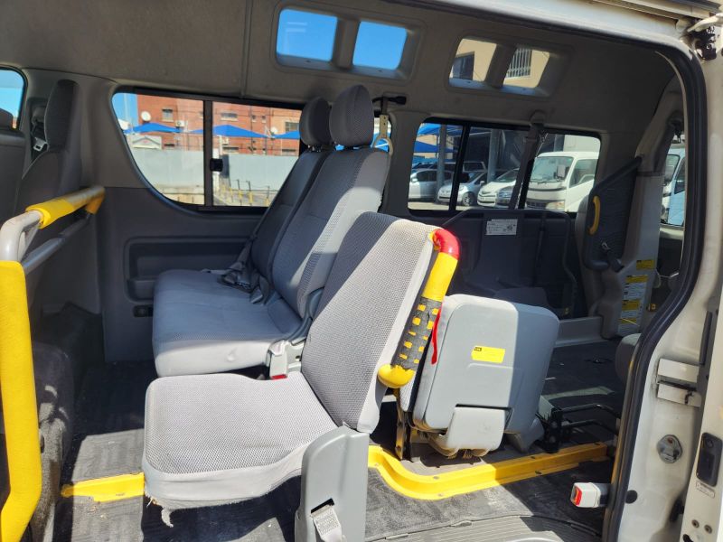  30257  TOYOTA HIACE  2008  