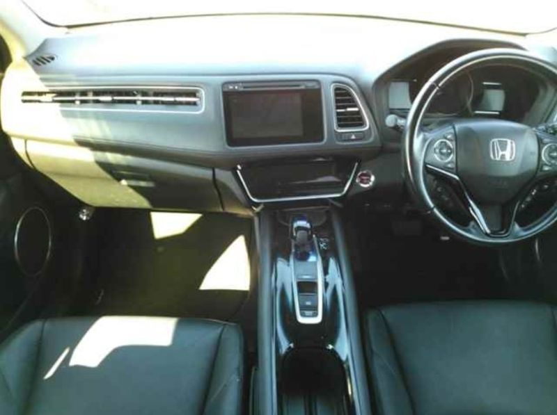  30263  HONDA VEZEL  2016  