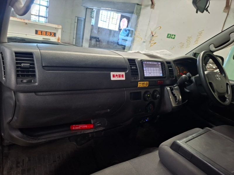  30264  TOYOTA HIACE  2016  