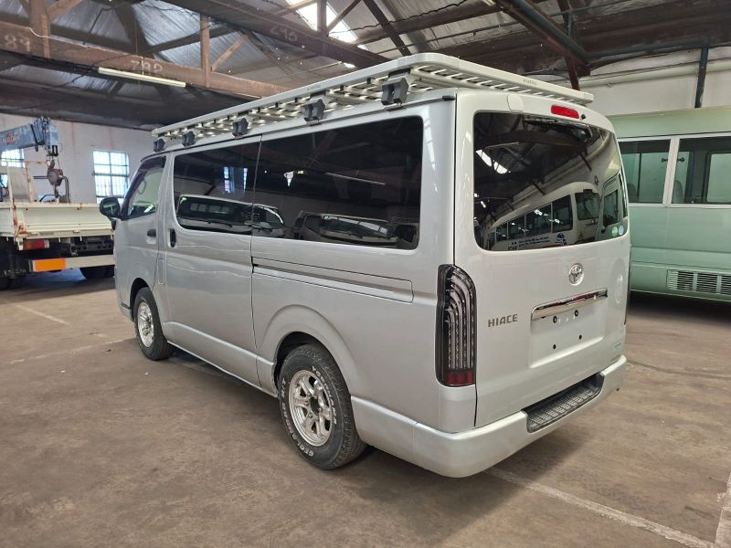  30264  TOYOTA HIACE  2016  