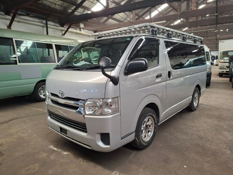  30264  TOYOTA HIACE  2016 