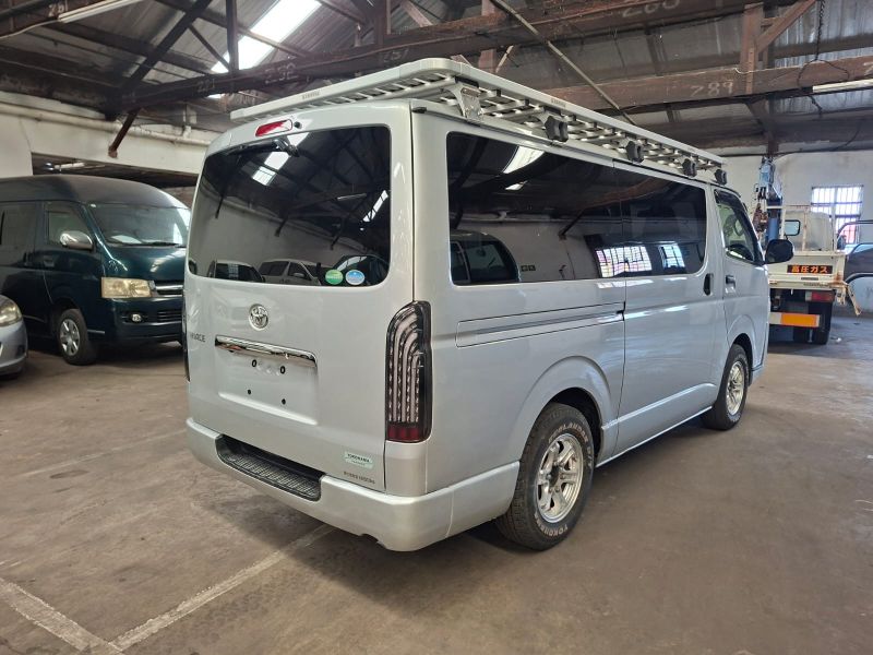  30264  TOYOTA HIACE  2016  